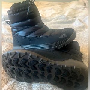 Black Northface Boots size 3 Y